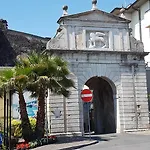 Residenza Teatro Vecchio 아파트 살로