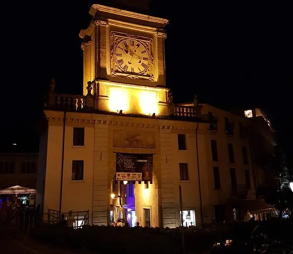 Residenza Teatro Vecchio *