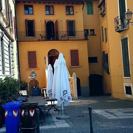 Residenza Teatro Vecchio * سالو